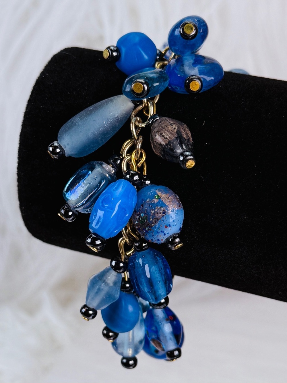 Vintage chunky cha-cha, blue and goldtone with toggle clasp beaded bracelet